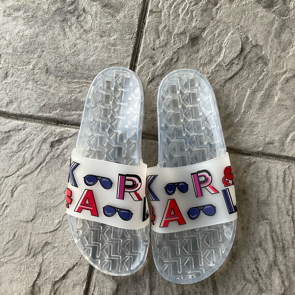KARL LAGERFELD PARIS Tylee Pool Slides size 10 new